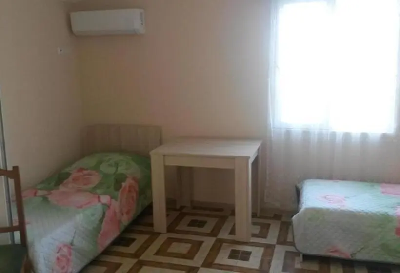 اتاق راحتی سه تخته, Guest House 118 In Kvariati