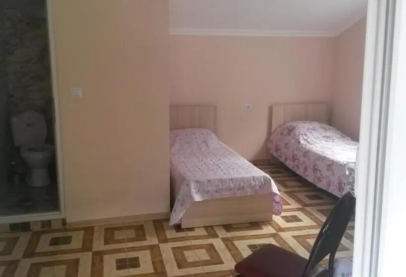 اتاق راحتی سه تخته, Guest House 118 In Kvariati