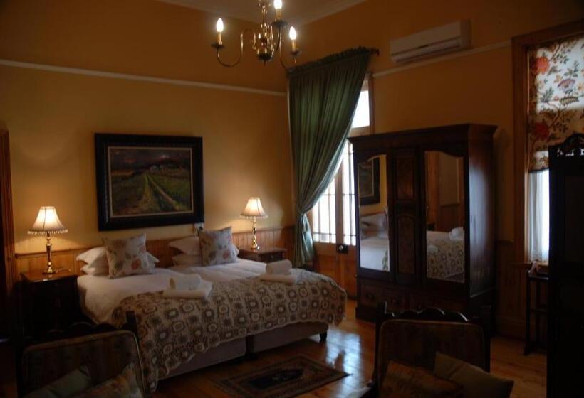 סוויטת סופריור, Moonlight Manor