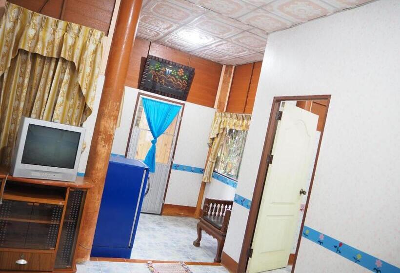 בונגלו משפחתי, Three J Guesthouse