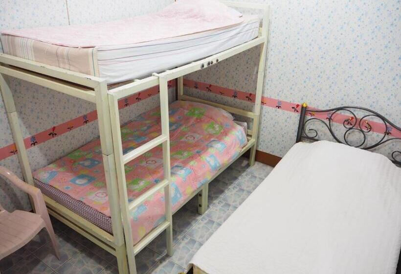 בונגלו משפחתי, Three J Guesthouse