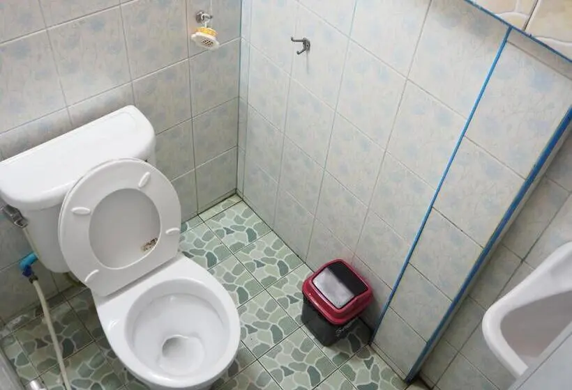 بانگلوی استاندارد, Three J Guesthouse