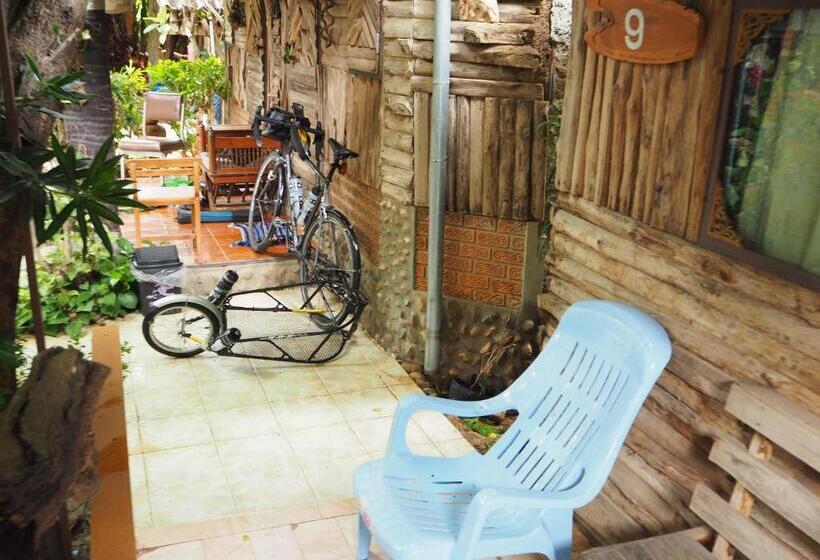 스탠다드 방갈로, Three J Guesthouse