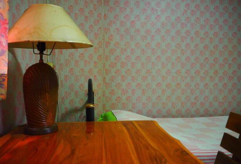기본룸, Three J Guesthouse