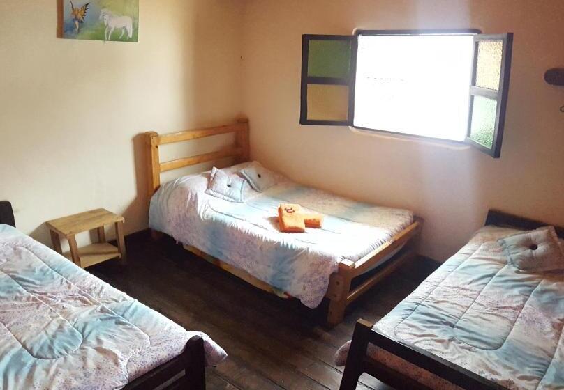 اتاق چهار تخته با دستشویی مشترک, Hostal Bambu