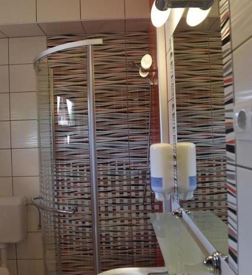 标准间, Aquarium Panzió