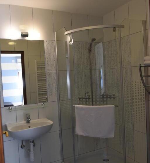 标准间, Aquarium Panzió