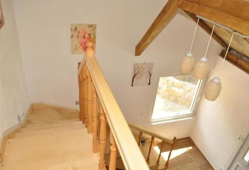 اتاق استاندارد سه نفره, Apartments & Rooms Bojic