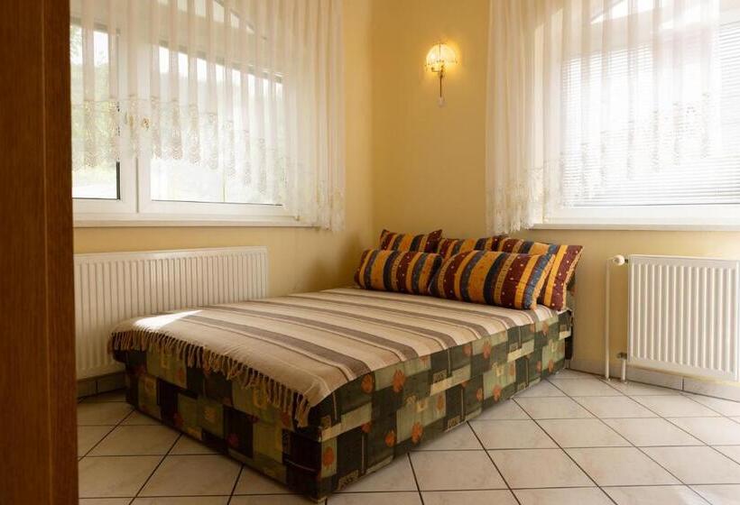 اتاق استاندارد برای معلولان, Gostišče Pri Dveh Petelinih