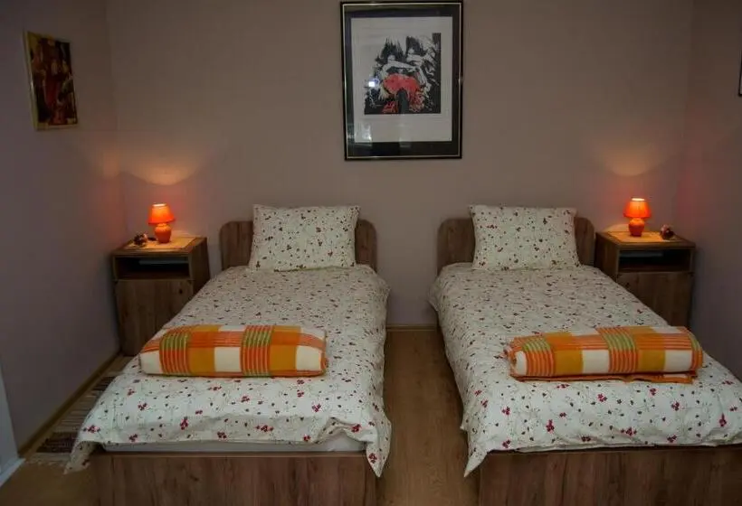 آپارتمان 2 خوابه, Guest House A'storia