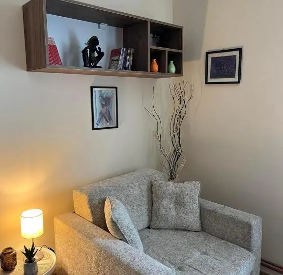 آپارتمان 2 خوابه, Guest House A'storia