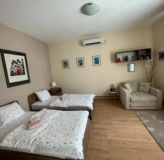 آپارتمان 2 خوابه, Guest House A'storia