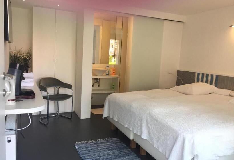 Classic room with balcony, Guesthouse Poppies