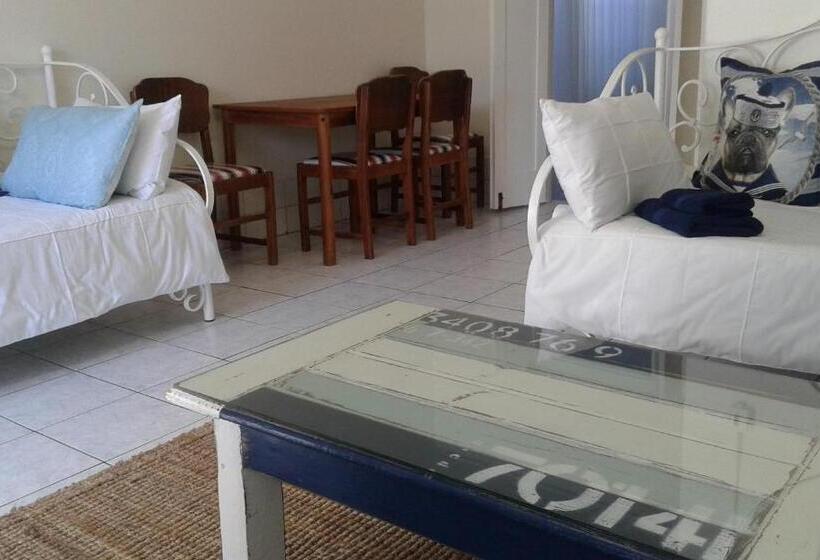 اتاق خانوادگی, Jetty Selfcatering