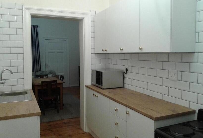 اتاق خانوادگی با چشم‌انداز دریا, Jetty Selfcatering