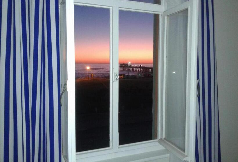 اتاق خانوادگی با چشم‌انداز دریا, Jetty Selfcatering