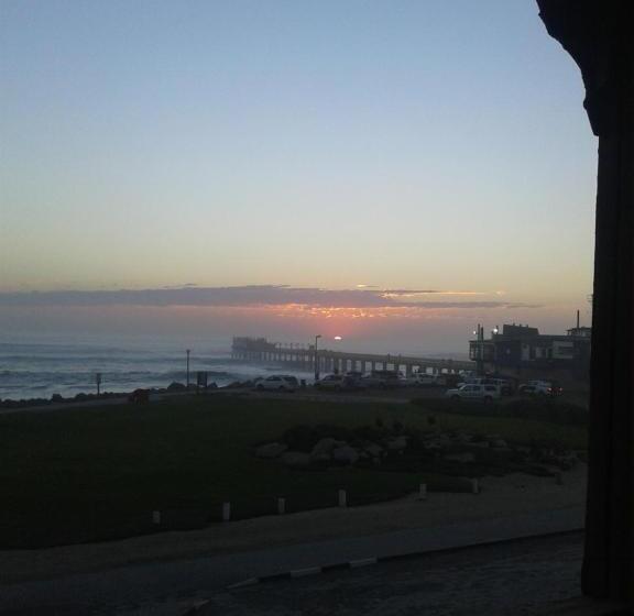 اتاق خانوادگی با چشم‌انداز دریا, Jetty Selfcatering