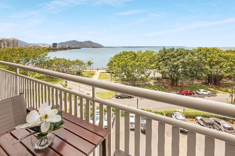 اتاق خانوادگی, Mabuhay