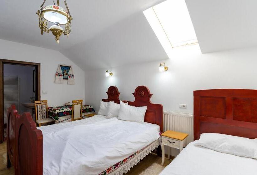 חדר סטנדרט לשלושה, Pensiunea Casa Traditiilor