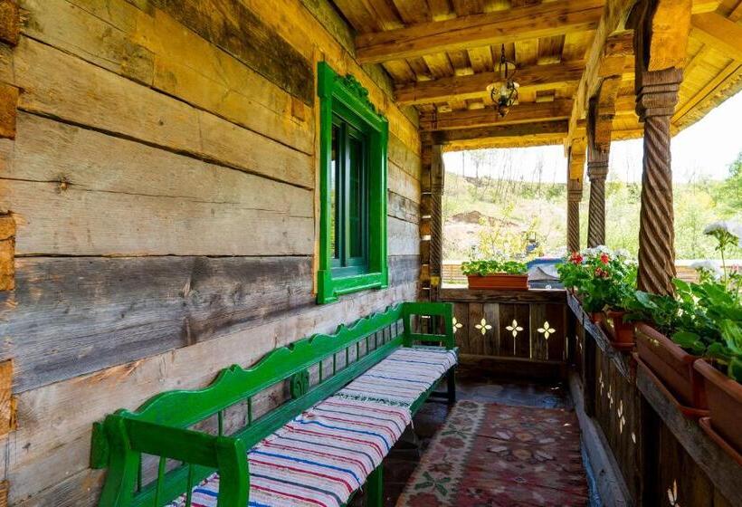 شاليه غرفة نوم واحدة, Pensiunea Casa Traditiilor