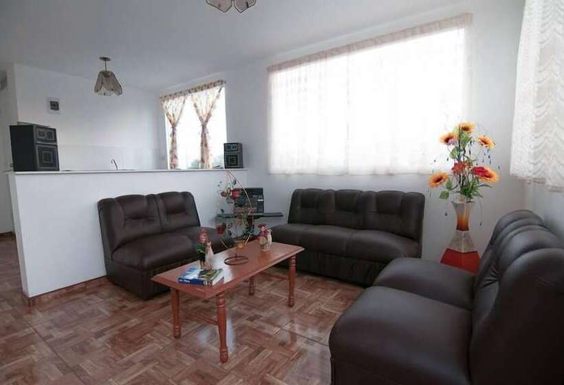 דירת חדר, La Casa De Chamo