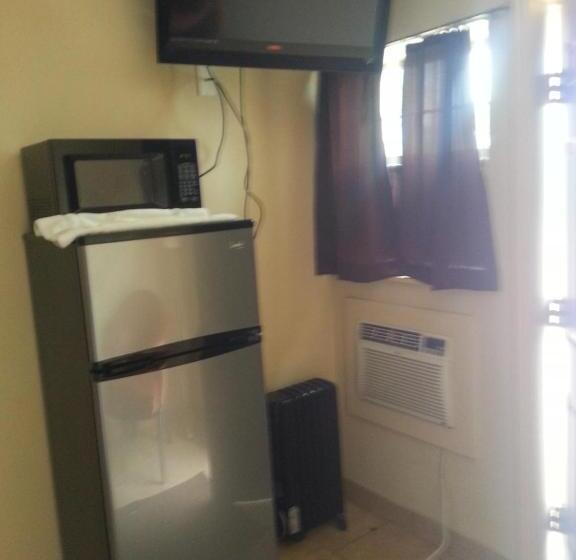 이코노미 룸, Star Inn