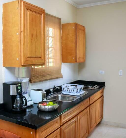 استودیو استاندارد با چشمانداز استخر, Kudawecha 40