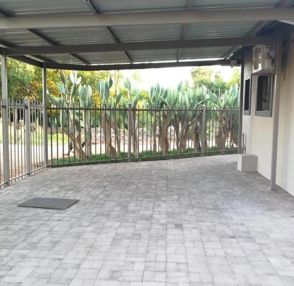 豪华房间, Kalahari Rus