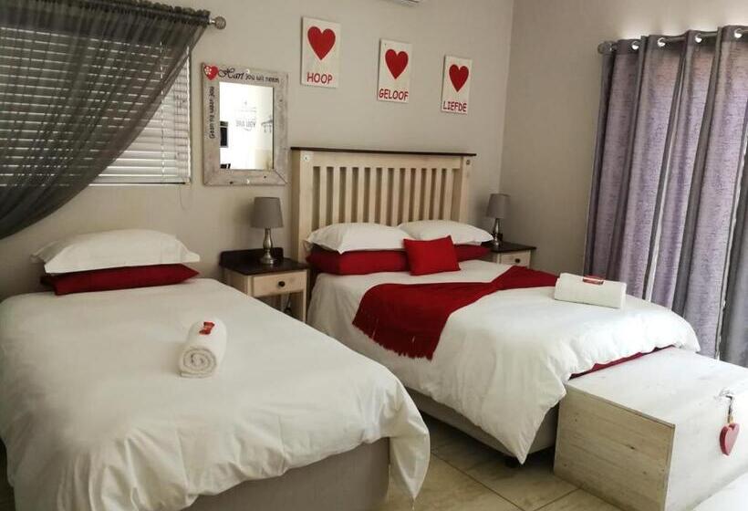 豪华家庭房间, Kalahari Rus