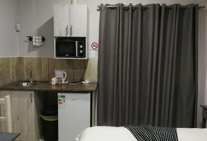 חדר אקונומי, Kalahari Rus