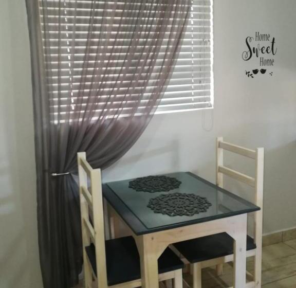 经济房, Kalahari Rus