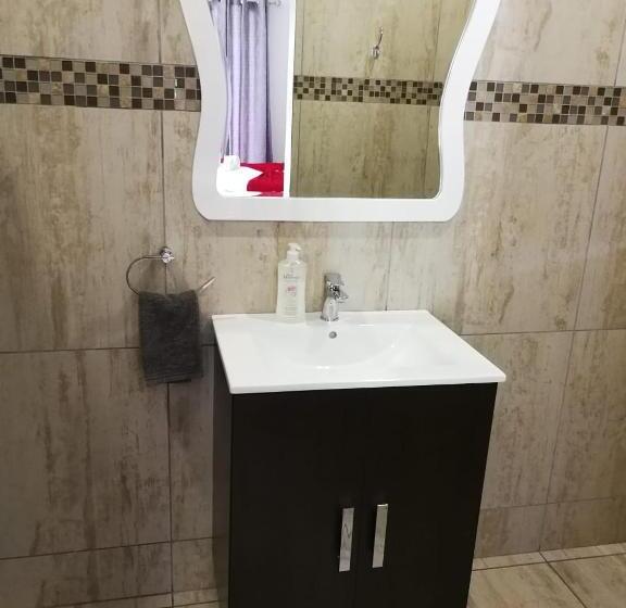 חדר משפחתי דלוקס, Kalahari Rus