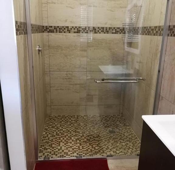 חדר משפחתי דלוקס, Kalahari Rus