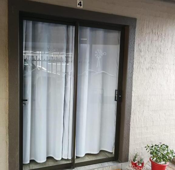 经济房, Kalahari Rus