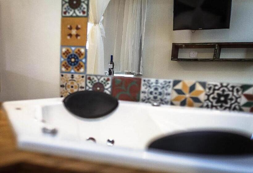 ハイドロマッサージバス付きスイート, Pousada De Charme Emirados