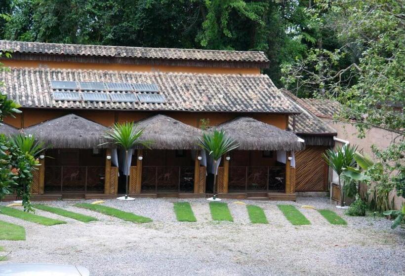 デラックストリプルルーム, Pousada De Charme Emirados