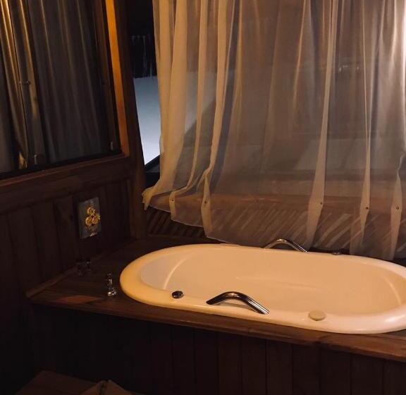 キングサイズベッドのスイートルーム, Pousada De Charme Emirados