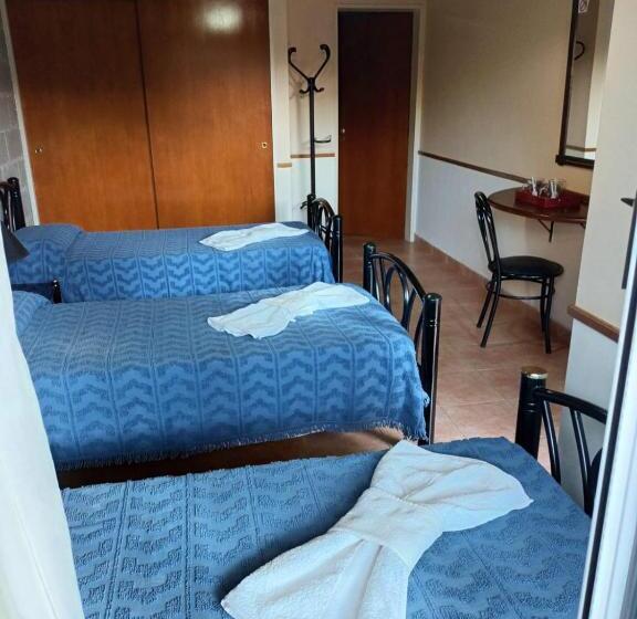 חדר בסיסי לשלושה, Vila Sornico