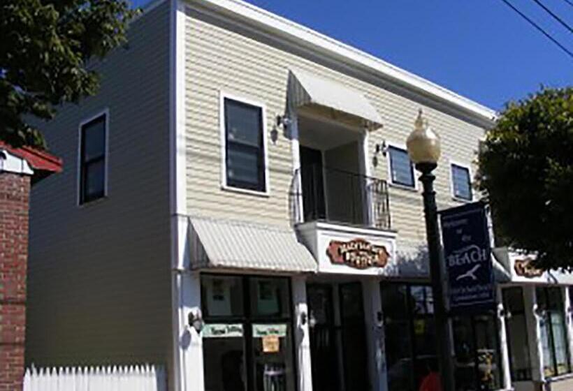 带1个卧室的带阳台的公寓, Beach Fantasy Apartment Suites