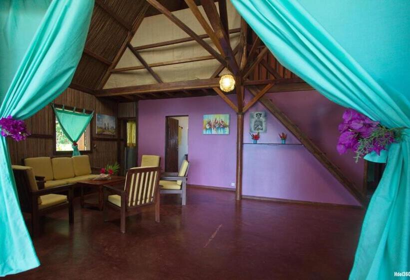 بنگله خانوادگی, Natiora Green Lodge