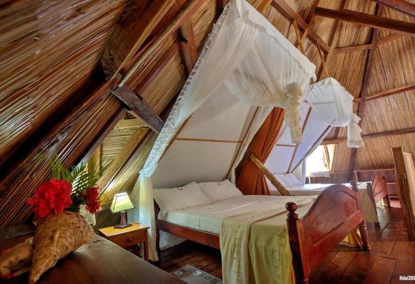 بنگله خانوادگی, Natiora Green Lodge