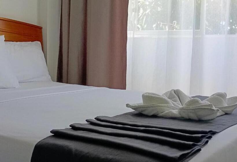 חדר סטנדרט לשלושה, Patty House Galapagos