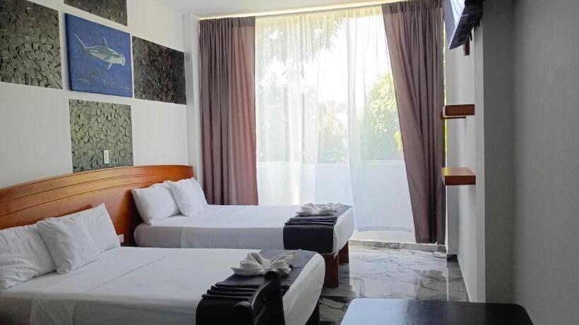 חדר סטנדרט לשלושה, Patty House Galapagos