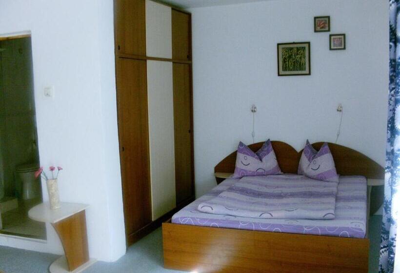 标准间, Predeal Club