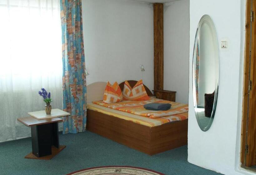 标准间, Predeal Club