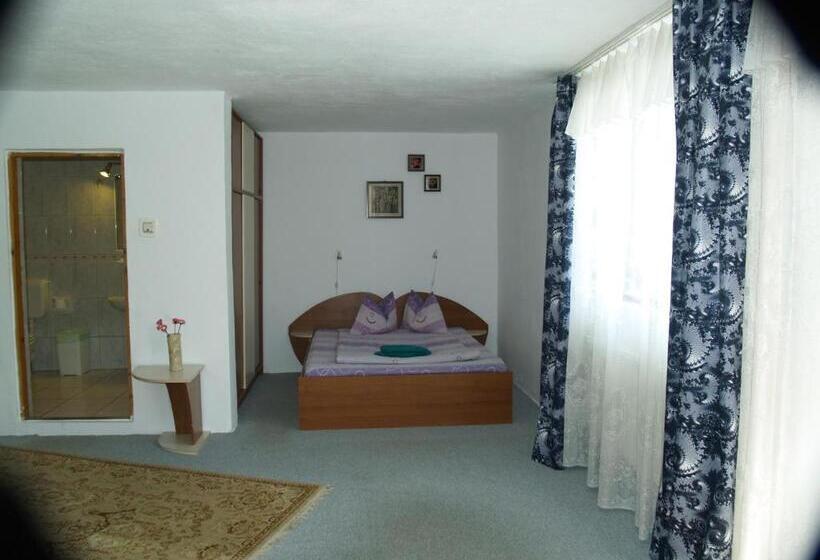 家庭套房, Predeal Club