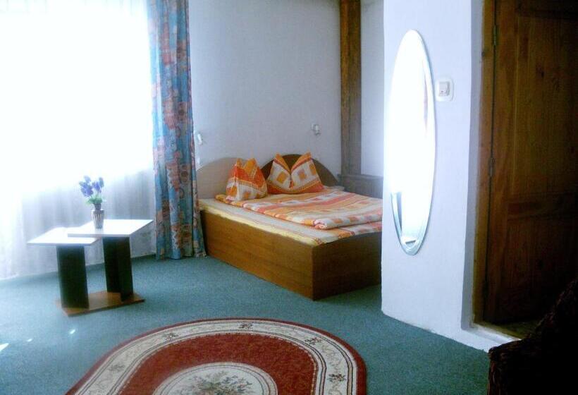 家庭套房, Predeal Club