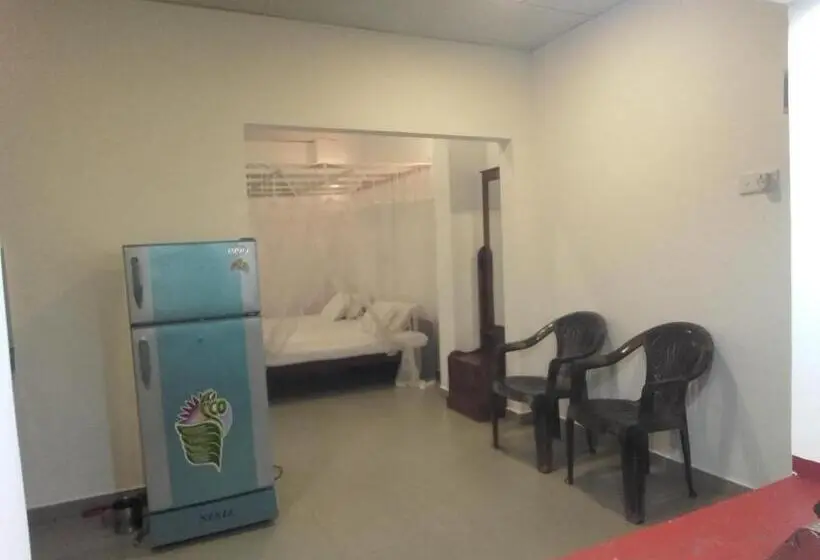 اتاق خانوادگی, Thusara Guesthouse