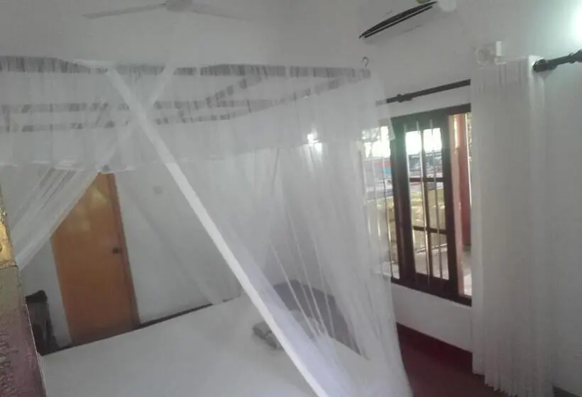 اتاق استاندارد, Thusara Guesthouse
