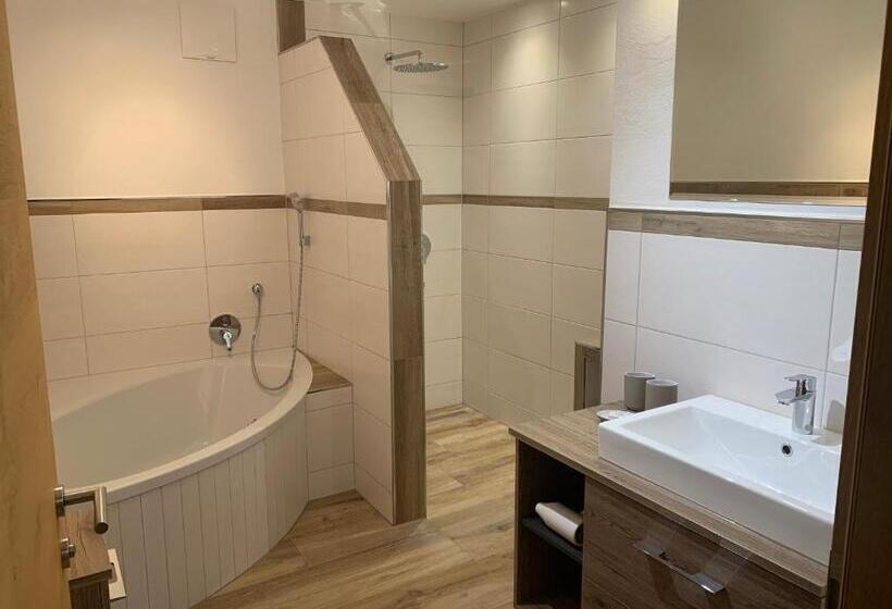 침실 1개 아파트, Altenhauser Hof